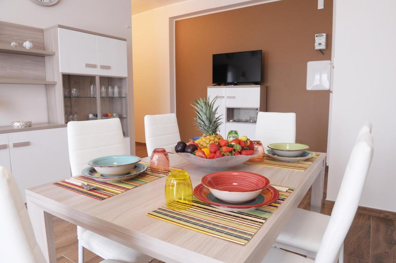 מונופולי Guesthouse Fino'S Family מראה חיצוני תמונה